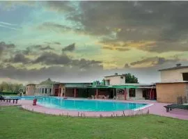 Corbett Soho Resort