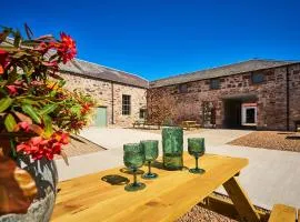 Stylish Barn Conversion Woodland Views Angus