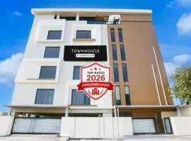 Super Townhouse ISBT Dehradun