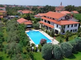 Apartments Ava