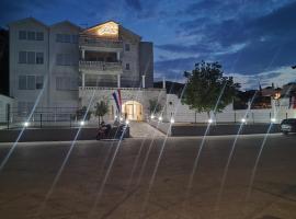 Hotel Jelena, hotel u gradu 'Brnaze'