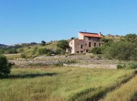 Casa rural Más La Torreta con vistas al Pla de Vistabella cerca del Peñagolosa Pet Friendly niños gratis