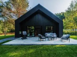 dom premium Pod Czarnym Dachem, tuż przy górskim szlaku, blisko Jeziora Mucharskiego, kino domowe, taras, grill i ogród, pełne wyposażenie premium