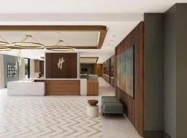 Holiday Inn & Suites Walpole - Foxborough