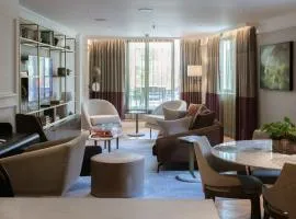 The Guardsman Hotel