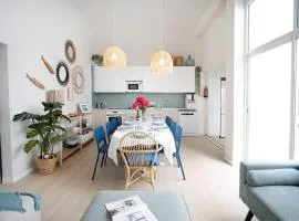 EcoCasa 12PAX perfecta grupos, reforma lujo, junto parada Burjassot metrovalencia, cerca centro Valencia y playa, lavadora, secadora equipamiento total