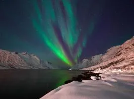 Northern Lights Retreat in Ersfjordbotn Tromsø