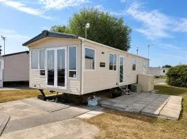 Lovely Caravan With At Steeple Bay Park, Essex Ref 36016F