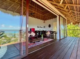 Villa JuPITER, Boracay, ocean view holiday home with pool