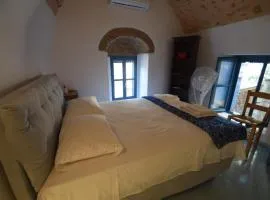 Avgonima Joy Medvial Suite