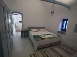 Avgonima Sunset Medvial Suite
