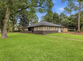 4 Bedroom 2 Bath home in Port Arthur Texas!