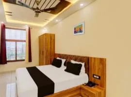 Hotel manyam palace