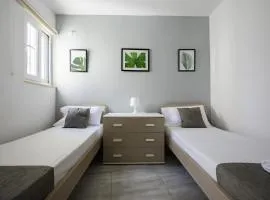 F6 Room 2, Private Room two single beds shared bathroom in shared Flat