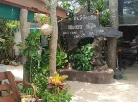 Phaluay seefood Motel