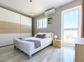 F5 Room 1, Private Double room with private bathroom and balcony in shared Flat