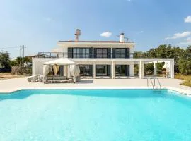 Luxurious Retreat in Lousã Countryside