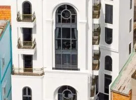 DiaMond Hotel