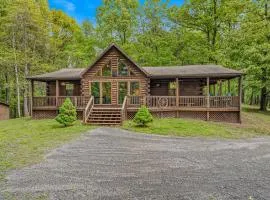 Seventh Heaven - Hot Tub, Pet Friendly, Grill, Wifi, Deck, Covered Porch, Family Friendly, Kid's Loft, King Bed