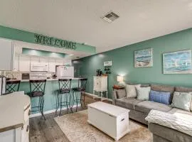 3 Mi to State Park! Unit w/ Courtyard in Homosassa