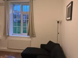 Stylish NW Stay, Renovated Parking, and Tube