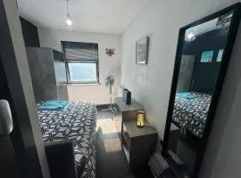 Stylish Double Bedroom Close to Derby City Centre