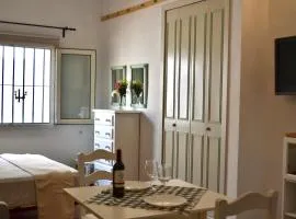 Suite 3 minutes from La Ermita and Doñana, Jacaranda