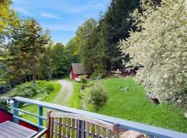 Hawk Eye C Mountain Vista Retreat - Upper Level Apartment