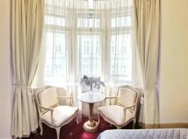 Hotel Suite