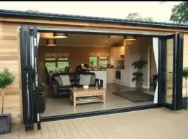 Lodge 13 Upton Lakes & Lodges Old Hill Cullompton Devon EX151RA