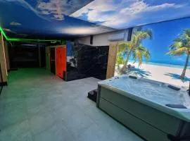 VILLA DORA - CENTRUM,BASEN PODGRZEWANY,JACUZZI SAUNA, Plac zabaw, Parking