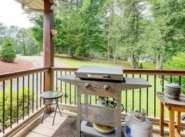 Serene Wooded Cabin w/ Decks, 4 Mi to Dtwn Murphy