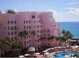Pueblo Bonito Rose