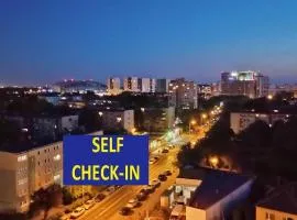 Self check-in Apartament Poznań Marcelin Lotnisko Ławica Szpitale Uczelnie Centrum