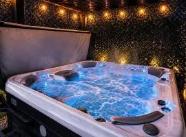 Pocono HIT Different Hot Tub, Theater & Arcade