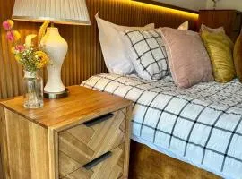 2-Bed Retreat-Gated Parking-Work Recharge Stay