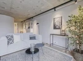 High-end city-center apartment with industrial vibe