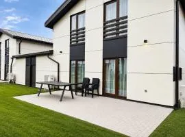 Modern Family Home Close to Kalngale Beach
