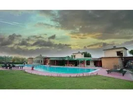 Corbett Soho Resort