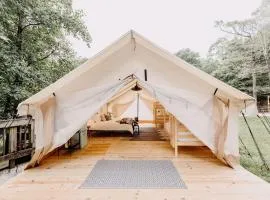 Deluxe Safari Tent with Fire Pit & Hammock in Dawsonville, Georgia