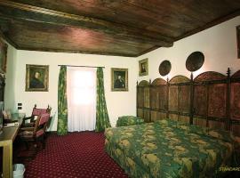 Castello Di Pavone, hotel Pavone Canavesében