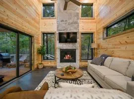 Secluded Pool Hot Tub Starlink EV Charger