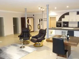 Apartment Modern eingerichtete Suite mit Terrasse by Interhome
