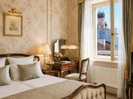 Grand Hotel