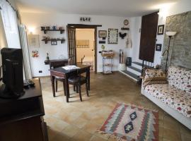 Archi del '400 Appartamento, hotel en Barolo