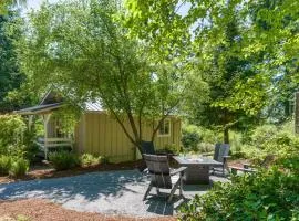 Pet-Friendly, Minutes to Town, Beaches, Kayaking