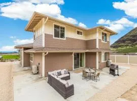 Tranquil Vacation Home in Makaha Valley Near Beach wExterior Dining Bbq
