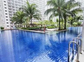 Easy access to pool