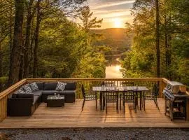 Rivers Ledge Cabin with Sauna and Hot Tub