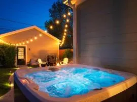 PreGame Palace - Hot Tub - HGTV- Garage Parking - Pets